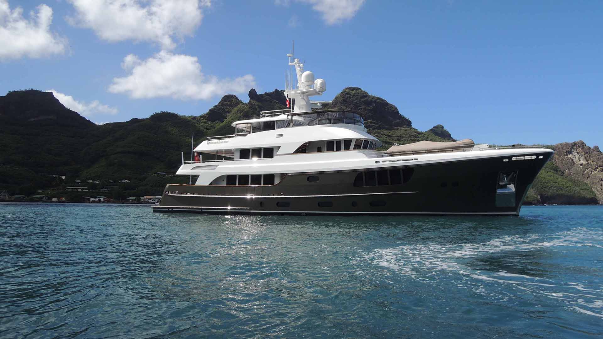 Yacht CaryAli, Alloy CHARTERWORLD Luxury Superyacht Charters